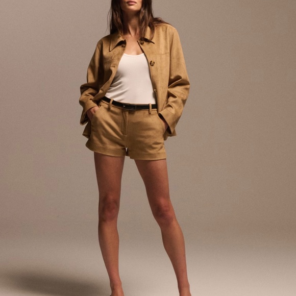 Abercrombie Vegan Suede Shorts - Size 28 / 6 - Sand - Picture 4 of 6